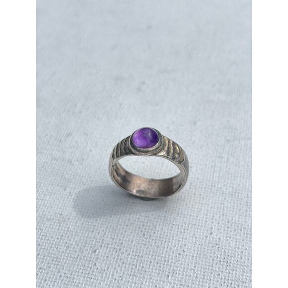Vintage Amethyst Sterling Silver Ring - Hallmarked - Picture 3 of 6